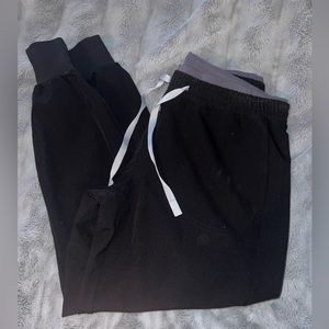 FIGS black Mari skinny jogger scrub pants. Medium Petite.